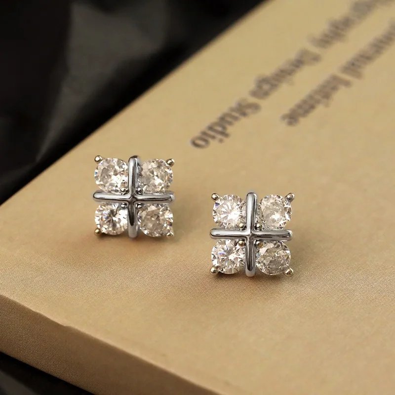 Lnkry 14K Gold Filled Four Leaf Flower Stud Earrings Sparkling 3mm Moissanite Earring for Women Korean INS Simple Jewelry Lnkry 14K Gold Filled Four Leaf Flower Stud Earrings Sparkling 3mm Moissanite Earring for Women Korean INS Simple Jewelry